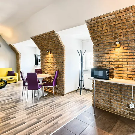 אכסניה Friends Old Town