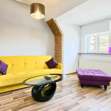 Friends Old Town אכסניה