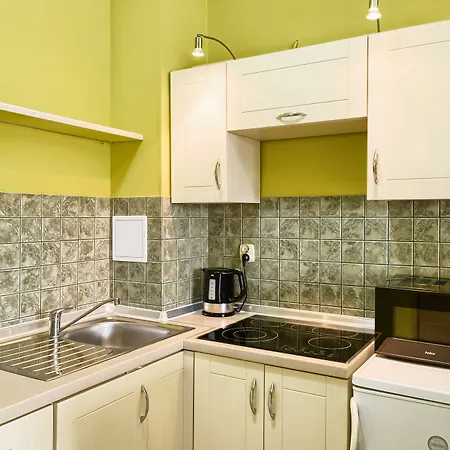 אכסניה Friends Old Town *