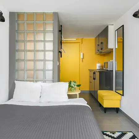 אכסניה Friends Old Town