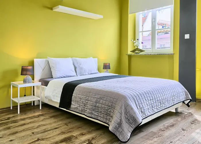 Friends Old Town Hostel *