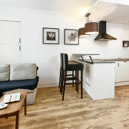 Friends Old Town Hostel