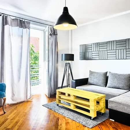 Hostel Friends Old Town