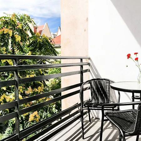 Friends Old Town Hostel